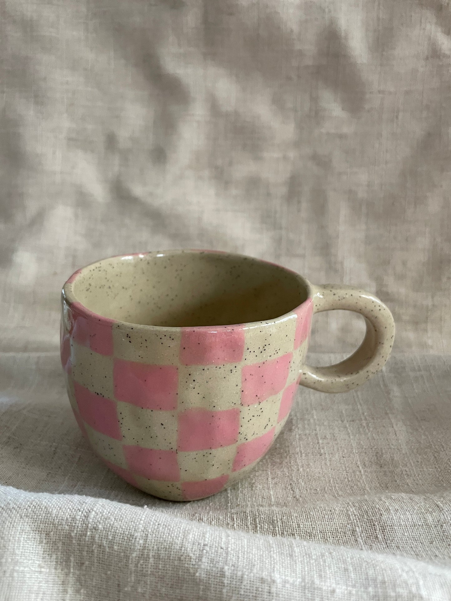 Pink checkered mug 🩷